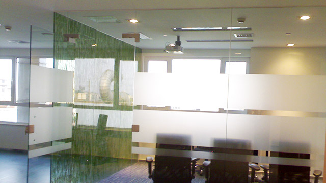 雙瀟玻璃貼膜設計經驗豐富 ，裝貼工匠技藝成熟